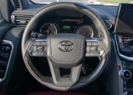 Toyota Land Cruiser VXR-Z 300 DSL AT – MY2022 – Black