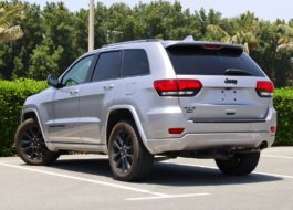 Jeep Cherokee PTR AT – MY2018 – Silver