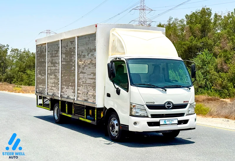 2019 Hino 300 916 Truck, 4.0L RWD Shutter Box