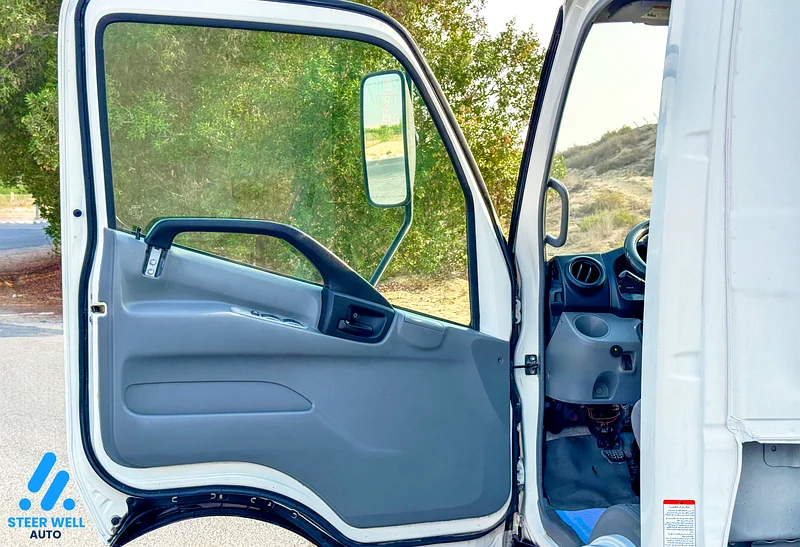 2019 Hino 300 916 Truck, 4.0L RWD Bare Chassis—Diesel