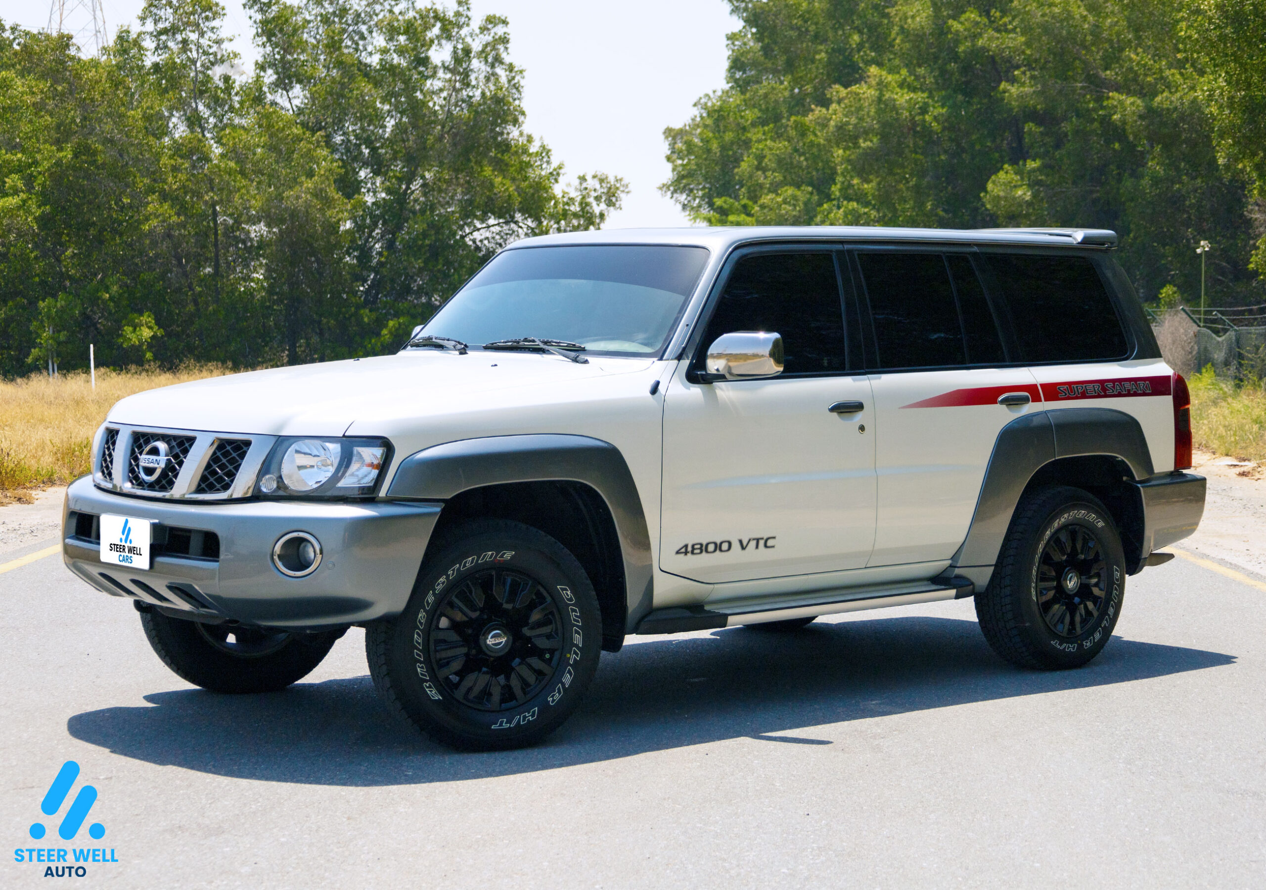 スーパーサファリ　車 2019年式 日産パトロール スーパーサファリ（ホワイト） ドバイ（UAE
