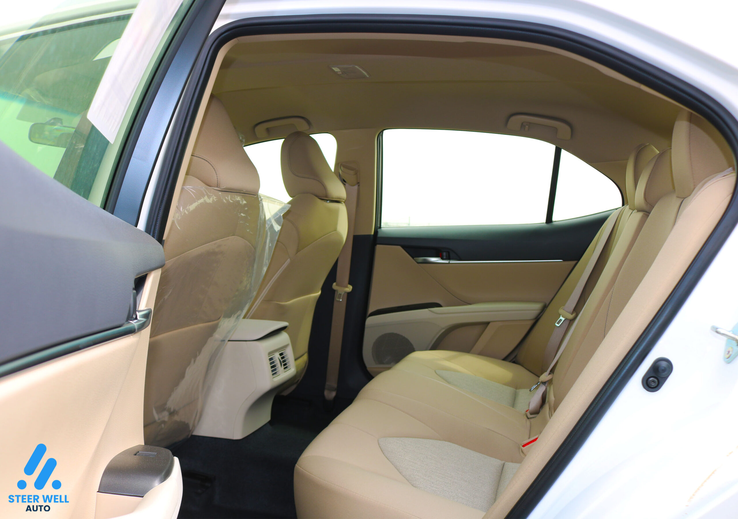 Toyota Camry 2024 LE – White