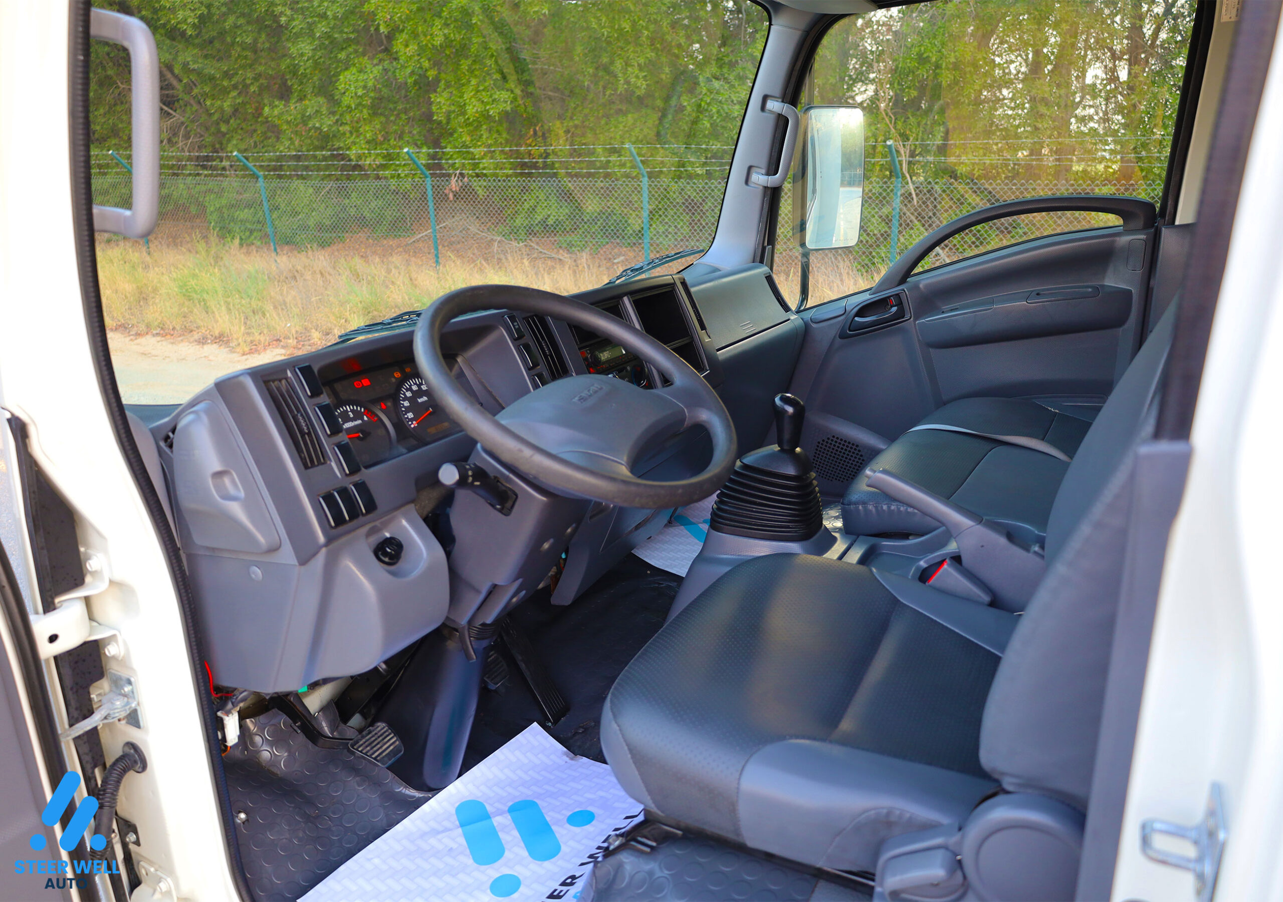 Isuzu NPR Long Chassis 2020- White