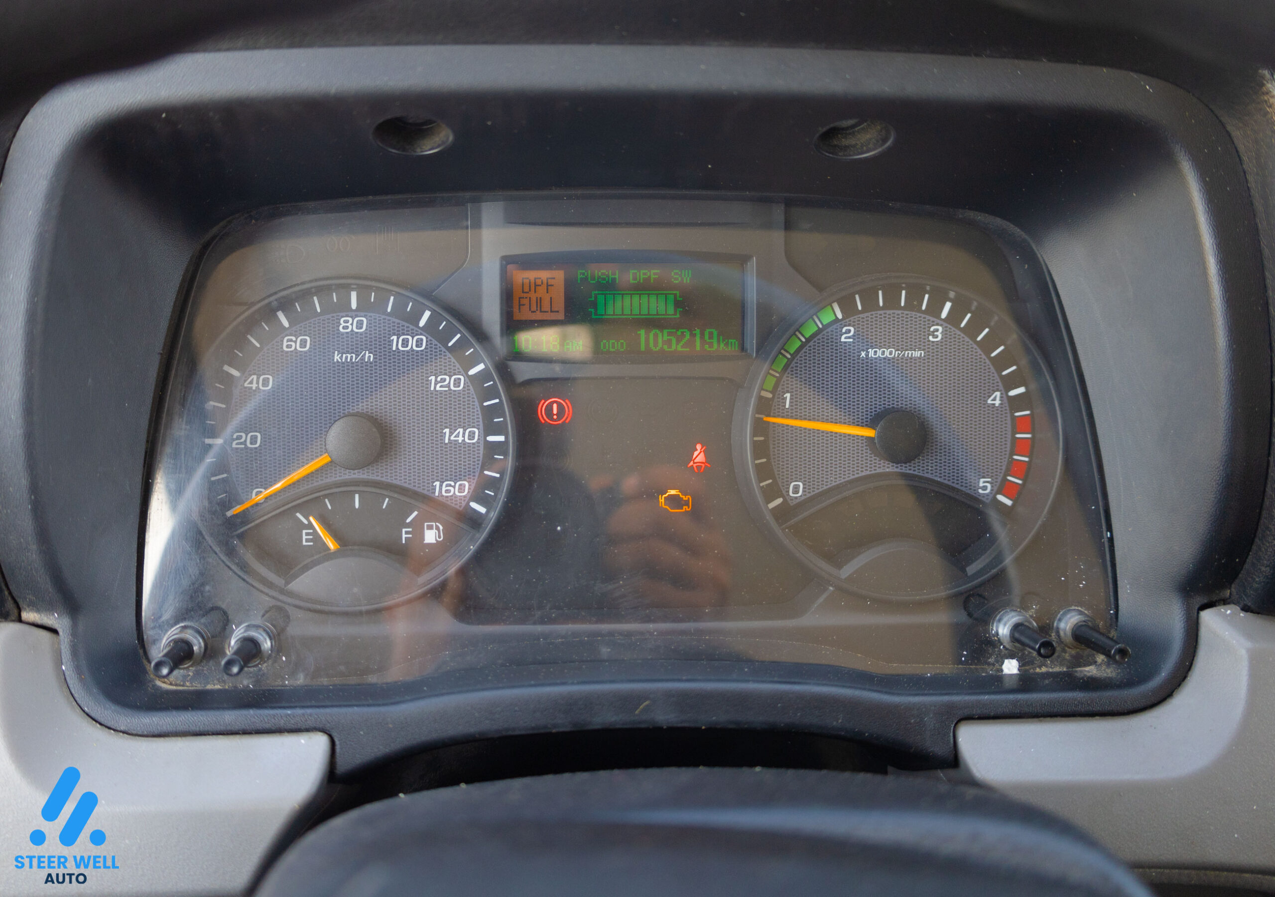 2022 Mitsubishi Fuso Closed Box with Tail Lift – White