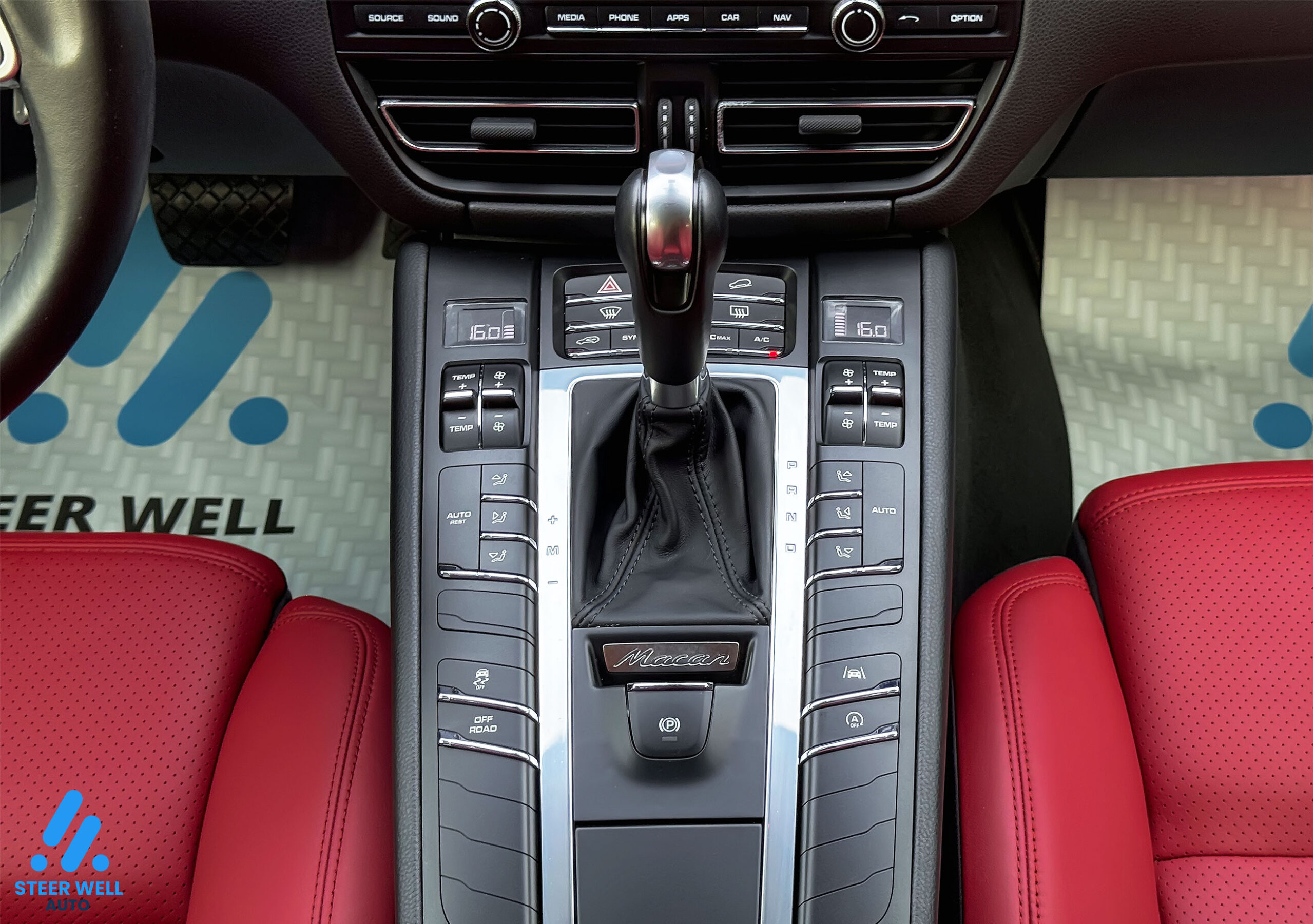 2019 Porsche Macan – Black