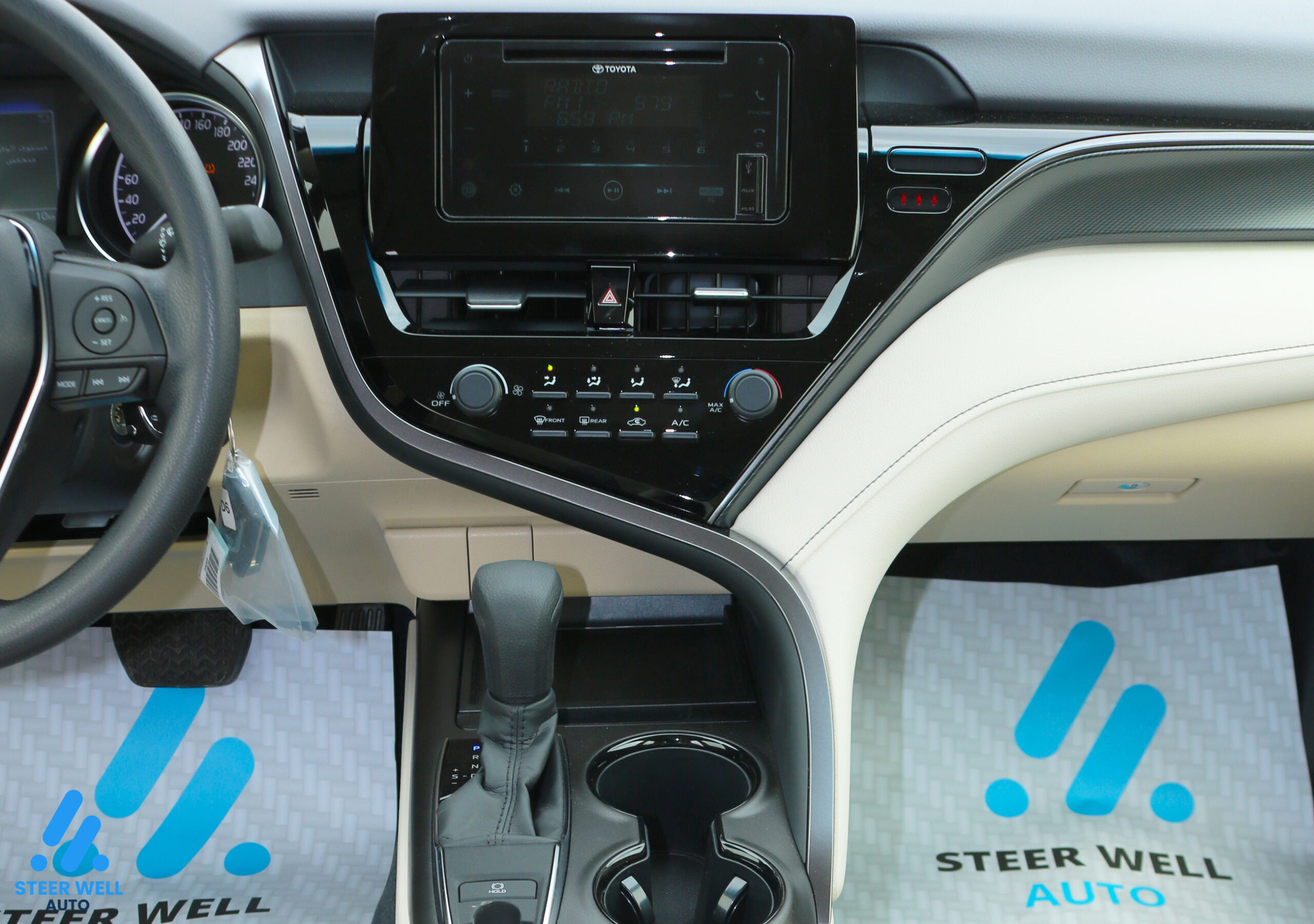 Toyota Camry 2024 LE – White