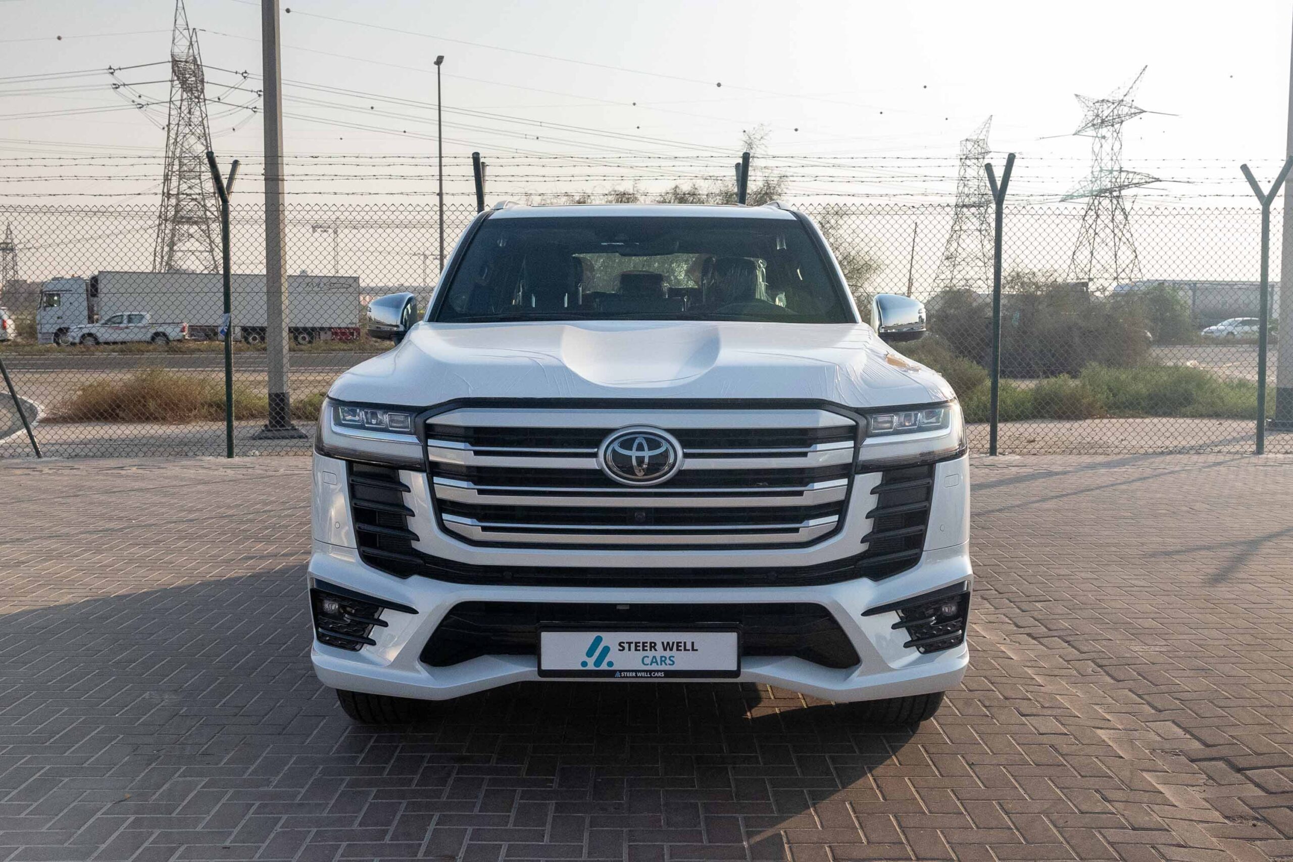 2022 Toyota Land Cruiser VXR-Z – Сафед