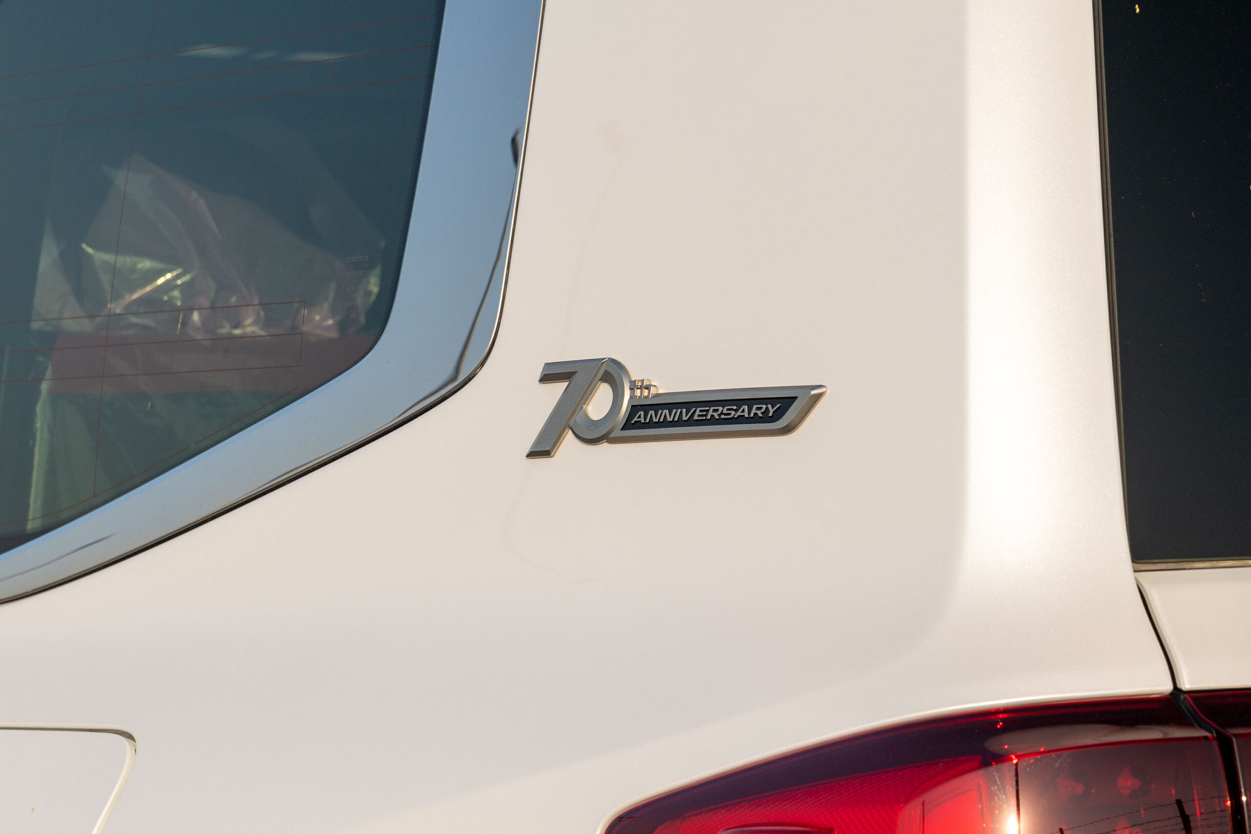 2022 Toyota Land Cruiser VXR-Z – Сафед