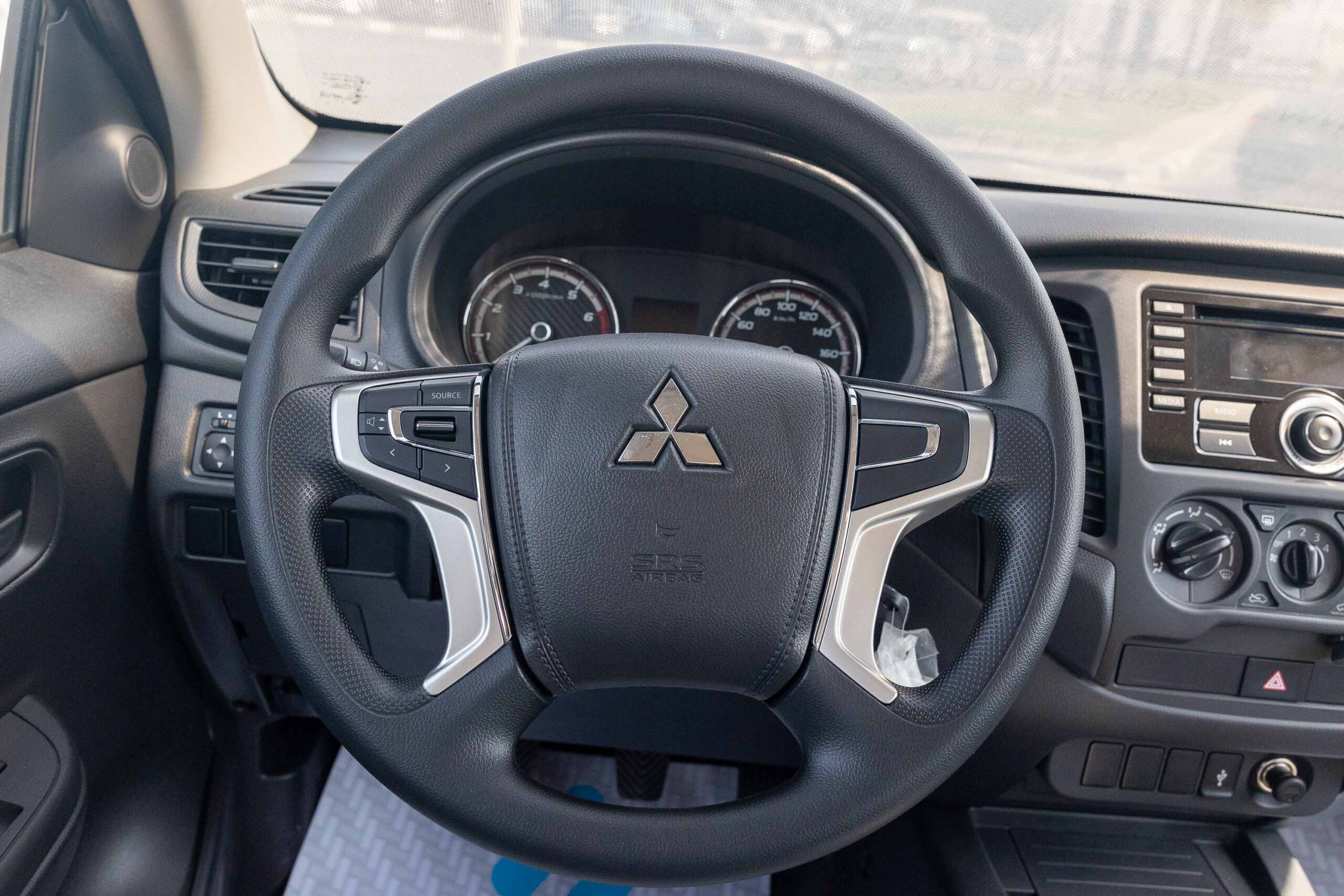 Mitsubishi L200 GLX 2023 – GREY