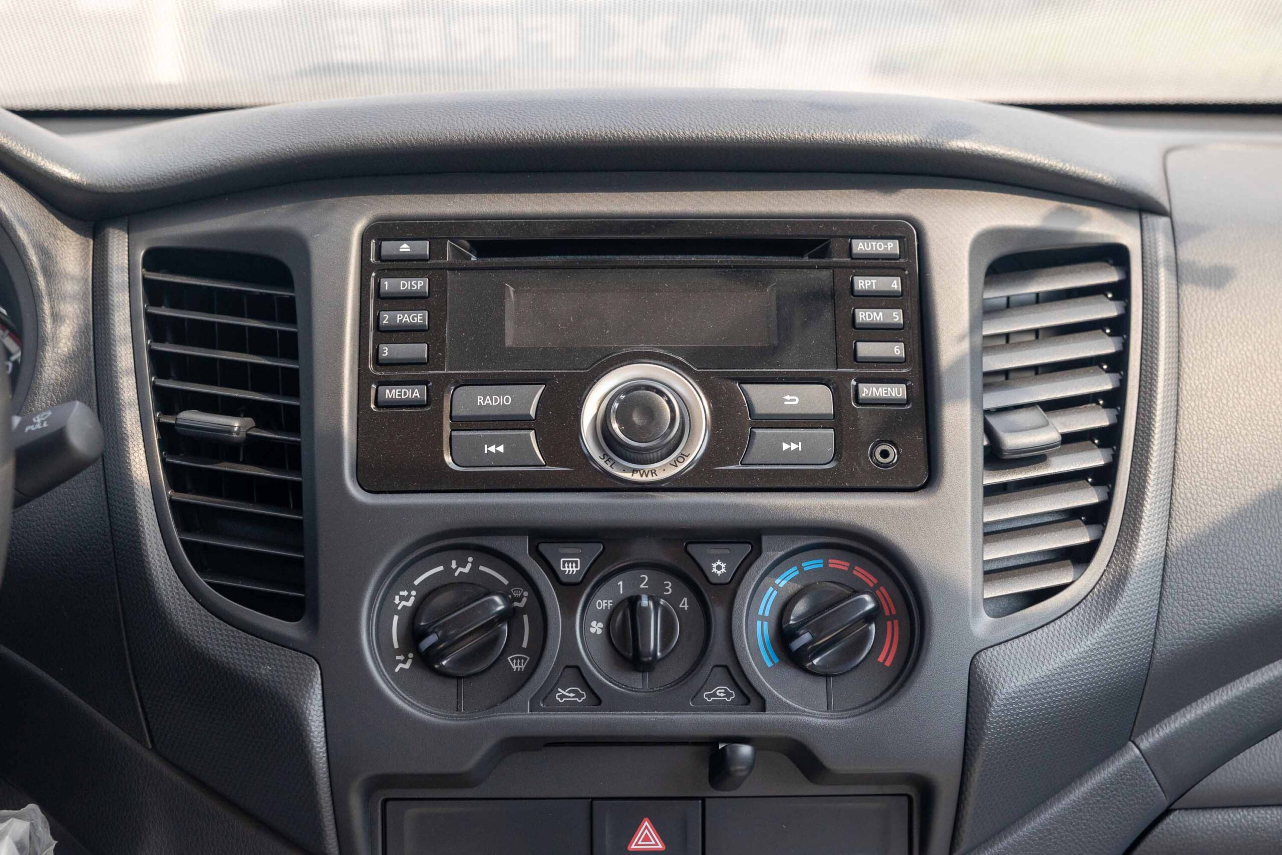 Mitsubishi L200 GLX 2023 – GREY