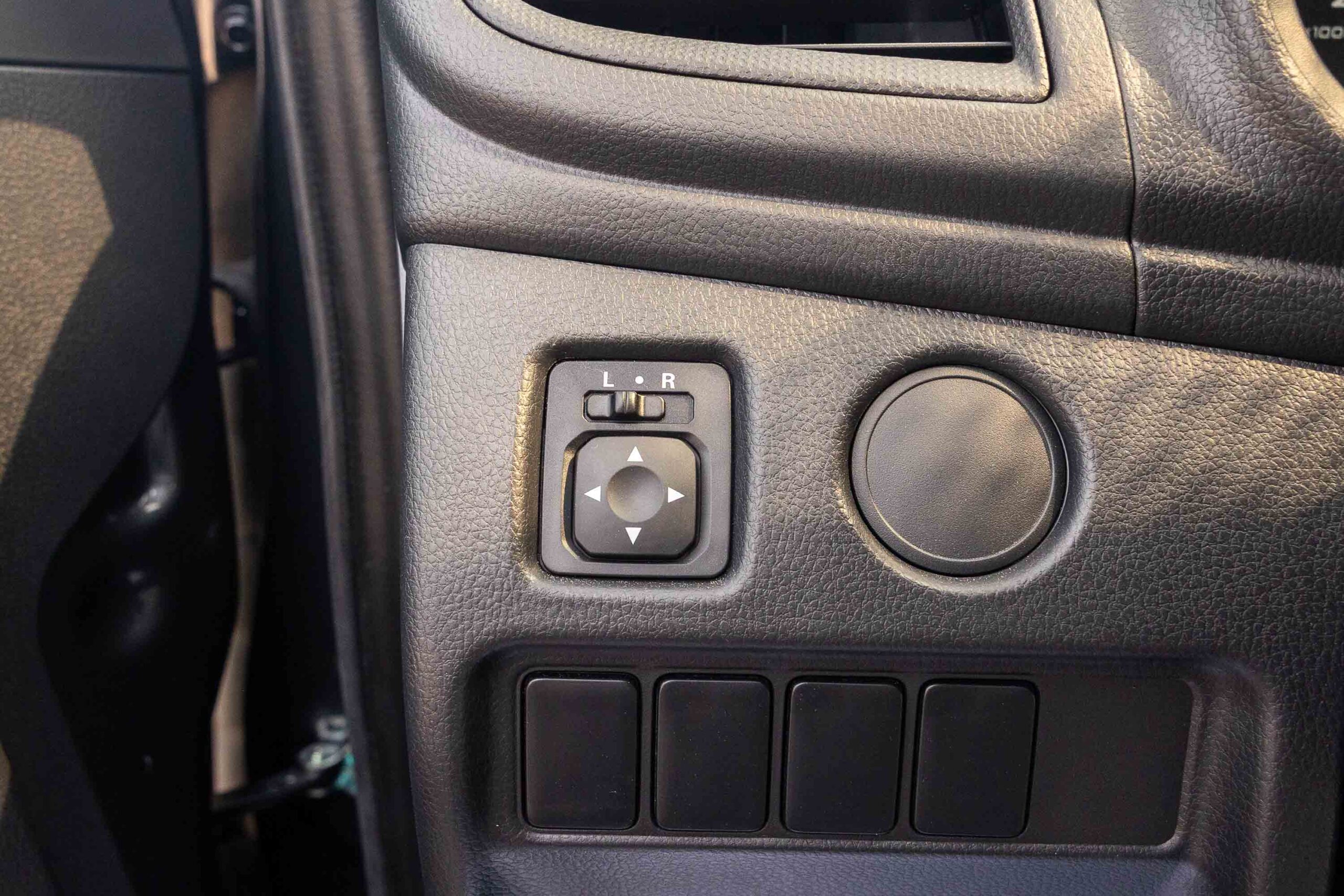 Mitsubishi L200 GLX 2023 – GREY