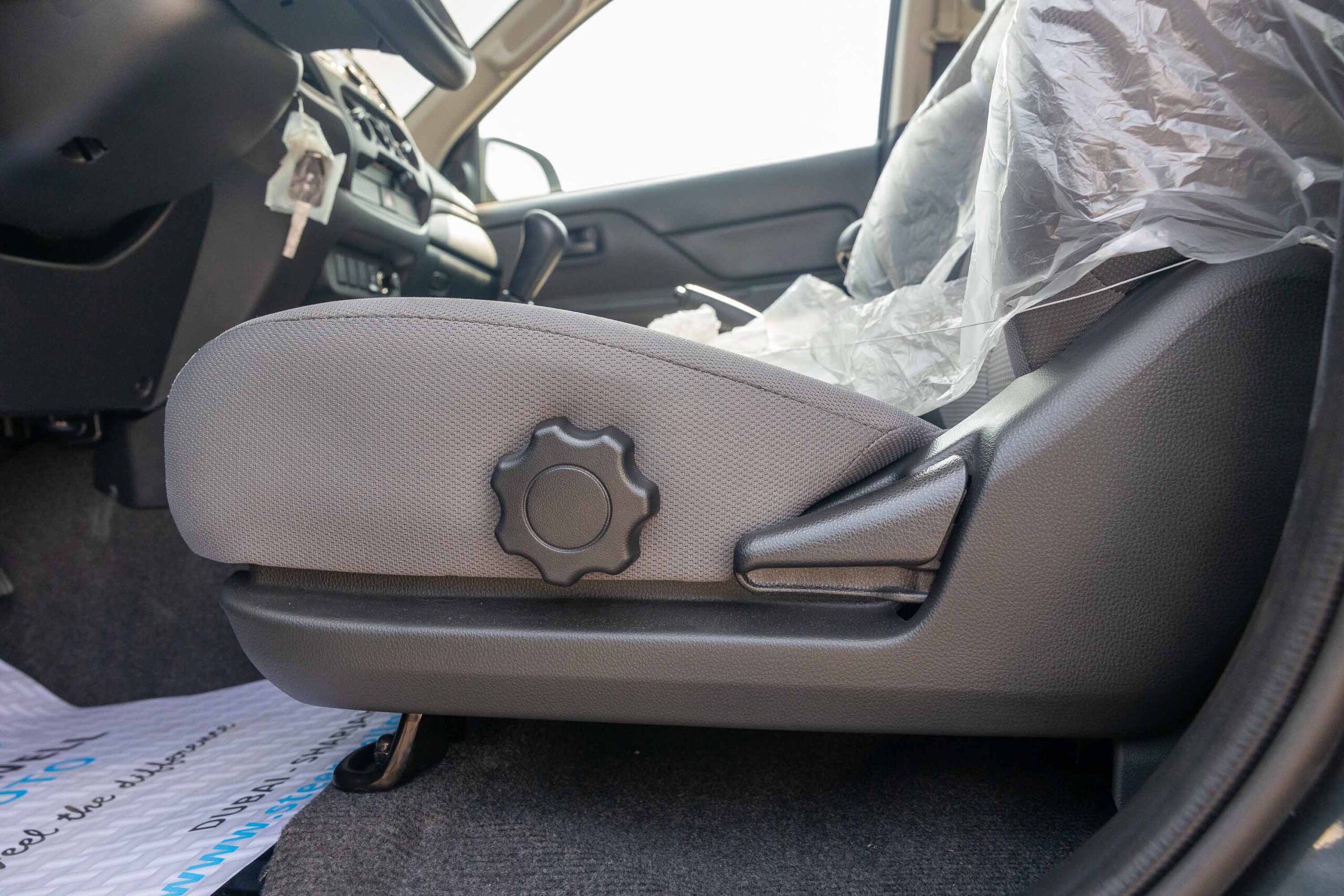 Mitsubishi L200 GLX 2023 – GREY