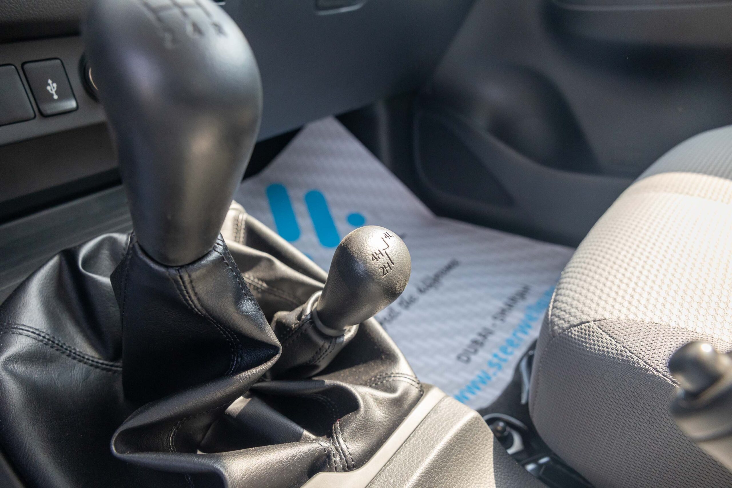 Mitsubishi L200 GLX 2023 – GREY