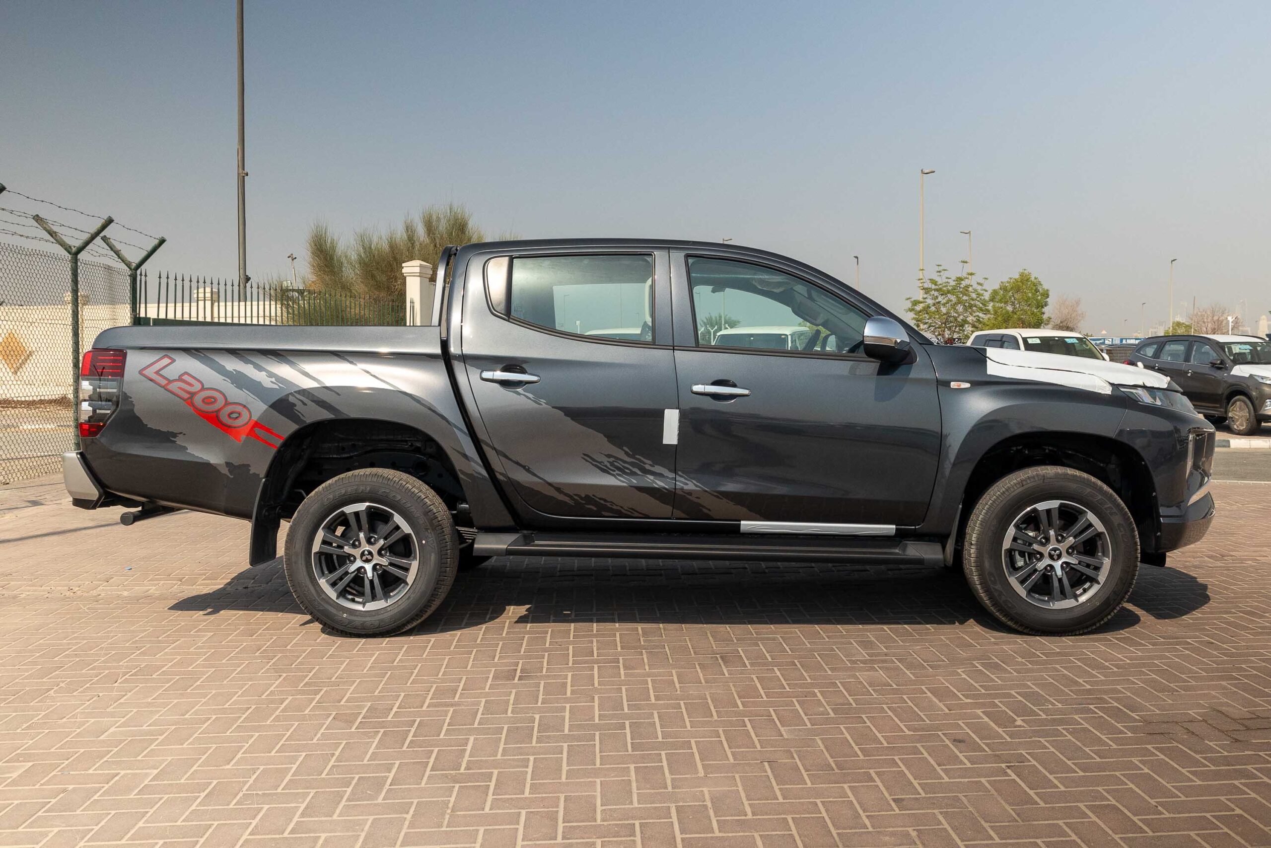 Mitsubishi L200 GLX 2023 – GREY