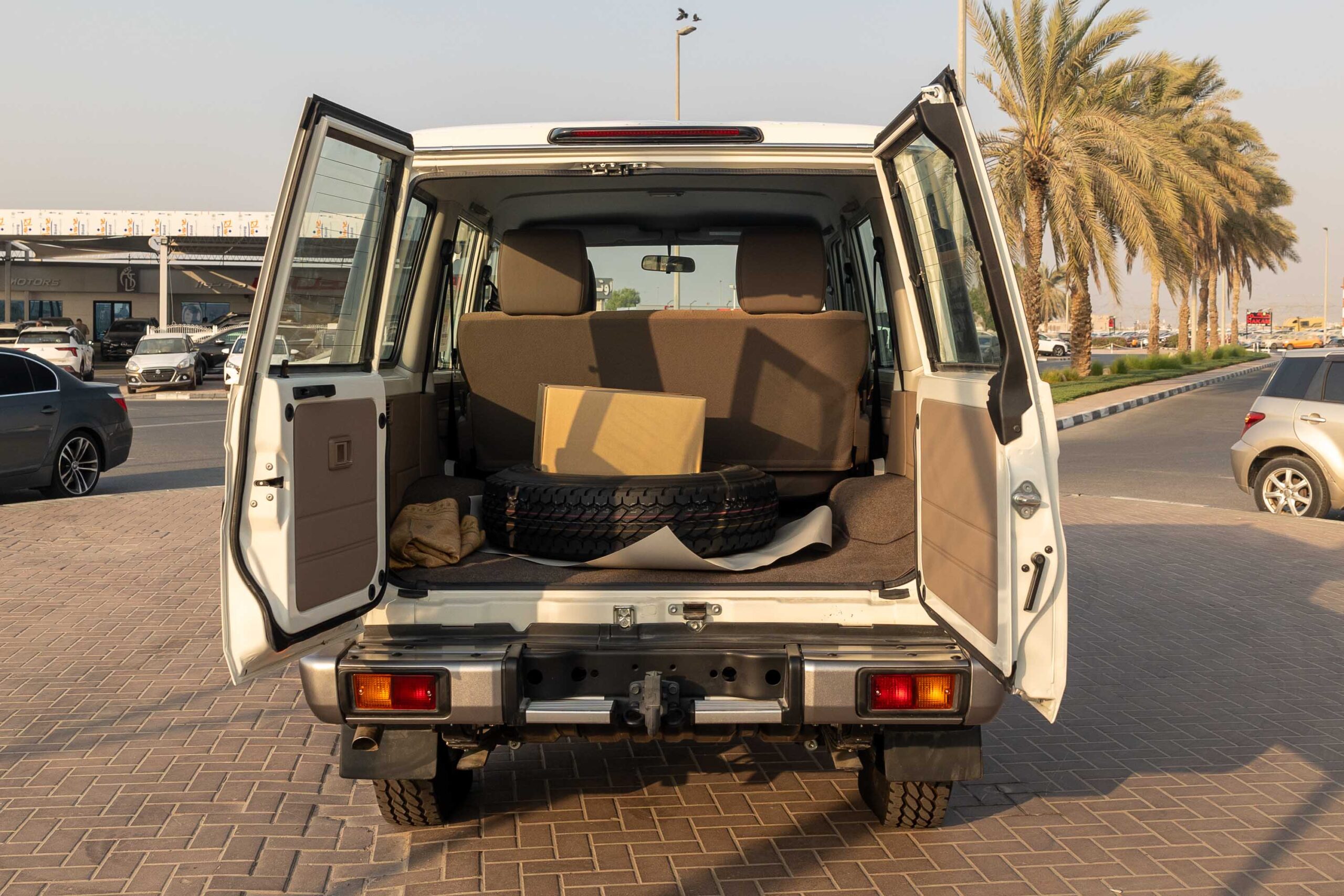 Toyota Land Cruiser 76 LX 2023 – White