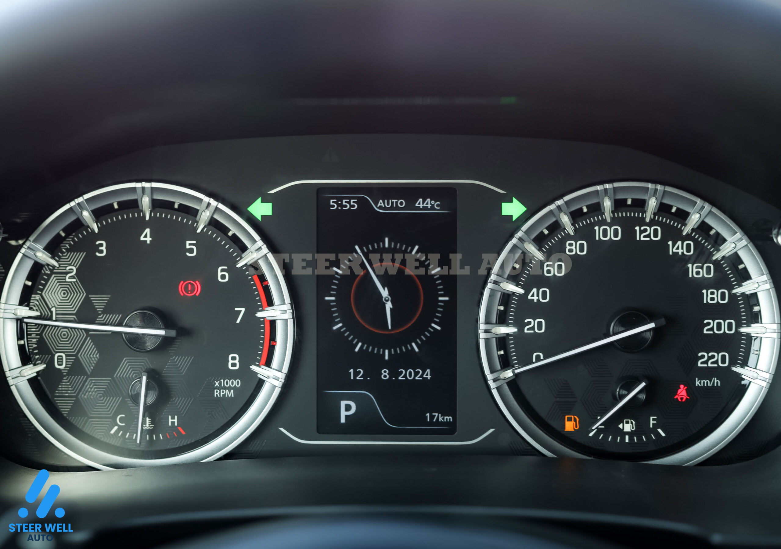 Suzuki Grand Vitara  2024 GLX Hybrid – Grey