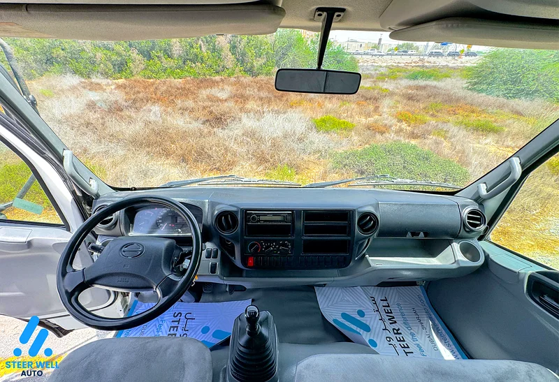 2019 Hino 300 916 Truck, 4.0L RWD Shutter Box