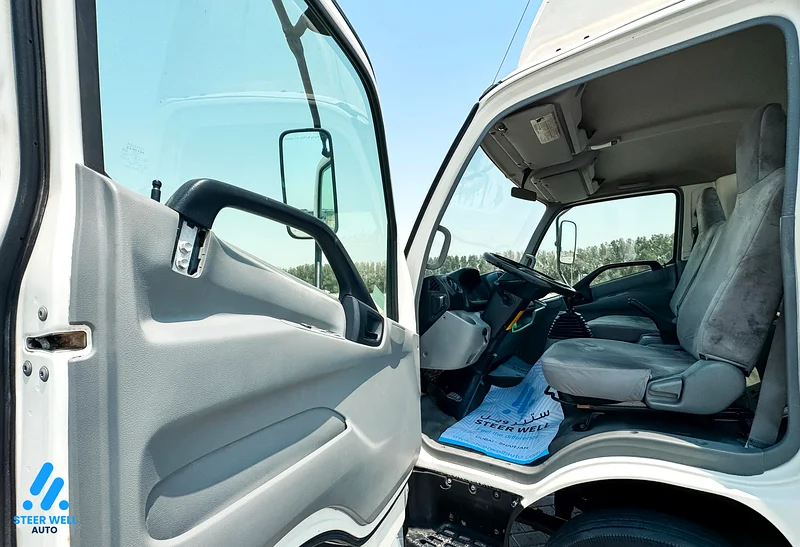 2019 Hino 300 916 Bare Chassis 4L