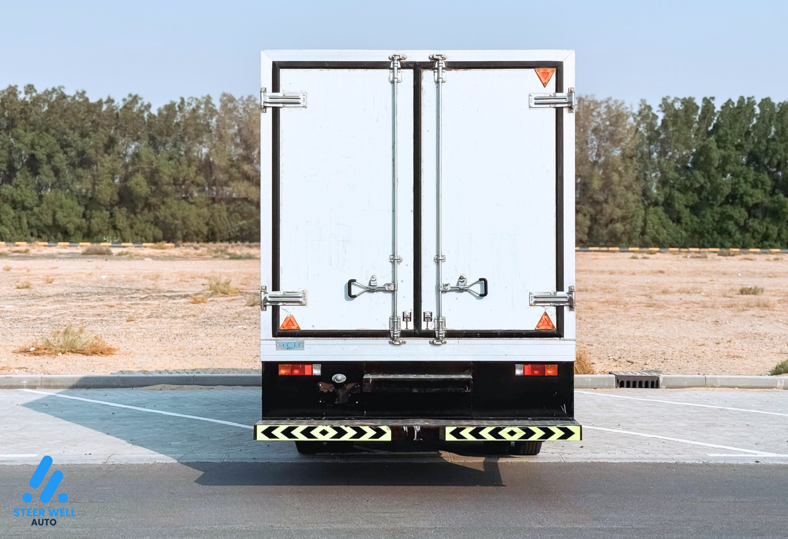 2022 Mitsubishi Canter Chiller Box 3.0L