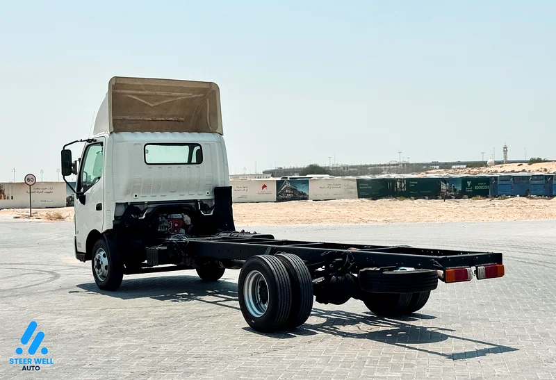 2019 Hino 300 916 Bare Chassis 4L