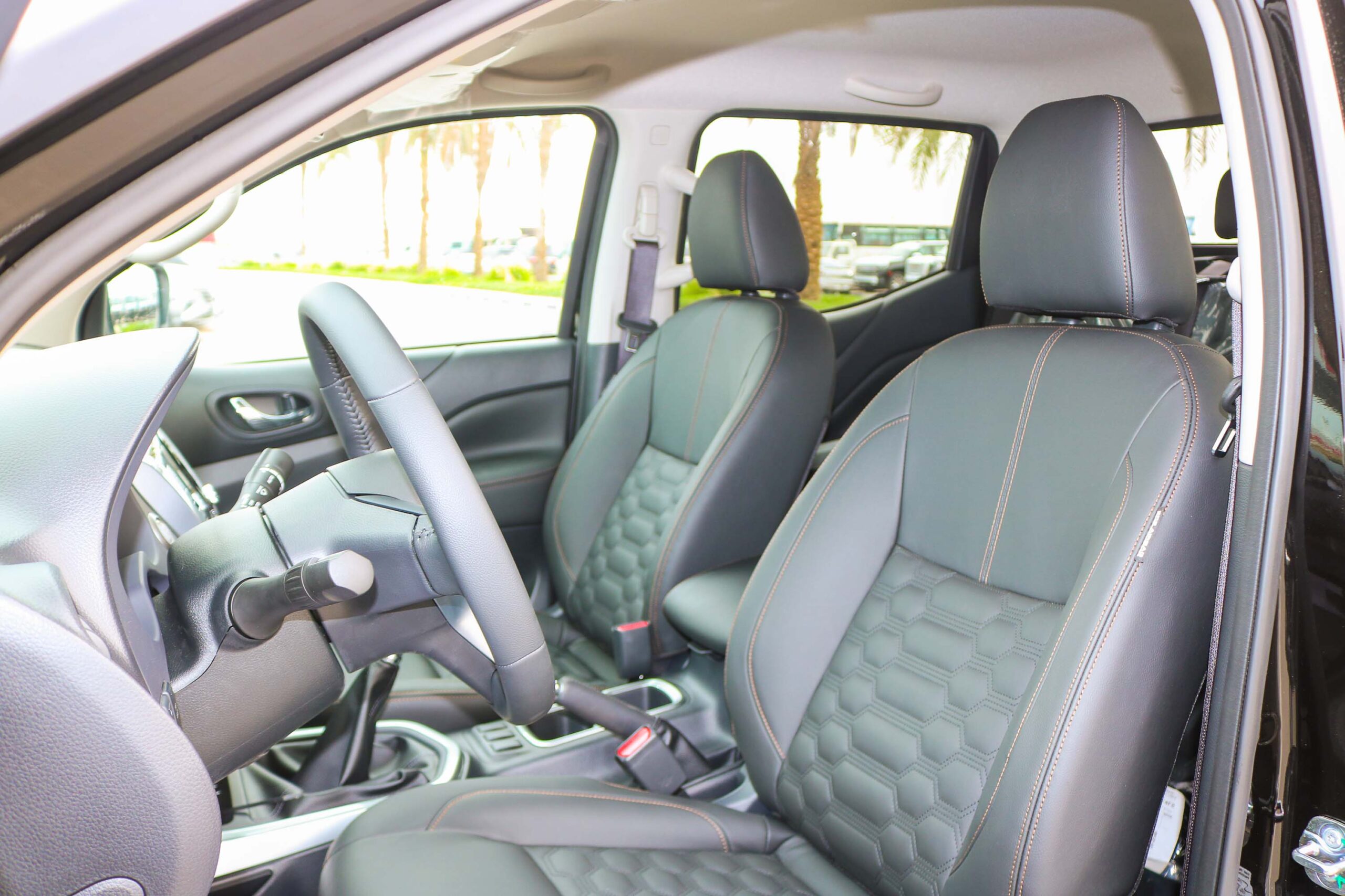 Nissan Navara LE 2023- Black