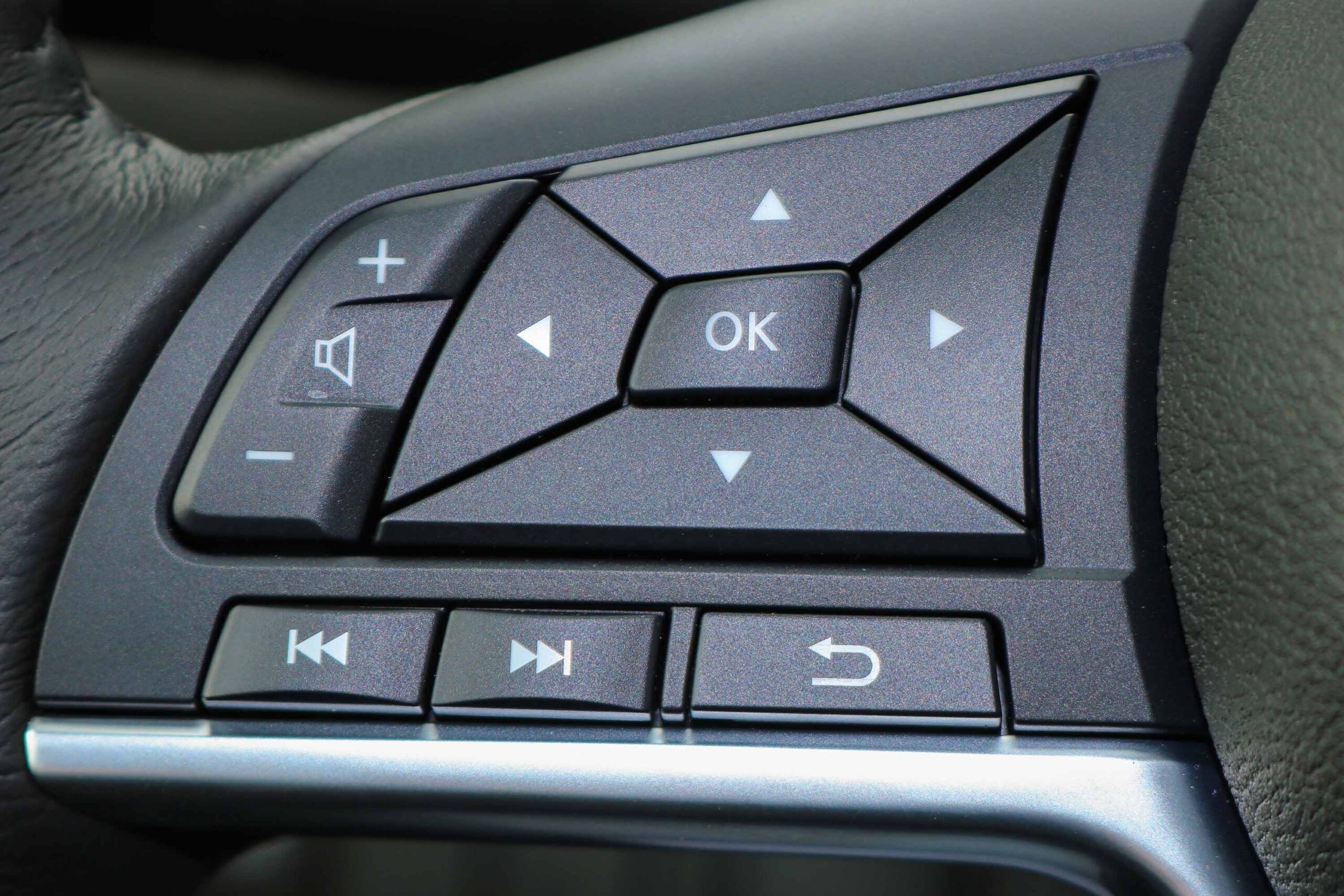 Nissan Navara LE 2023- Black