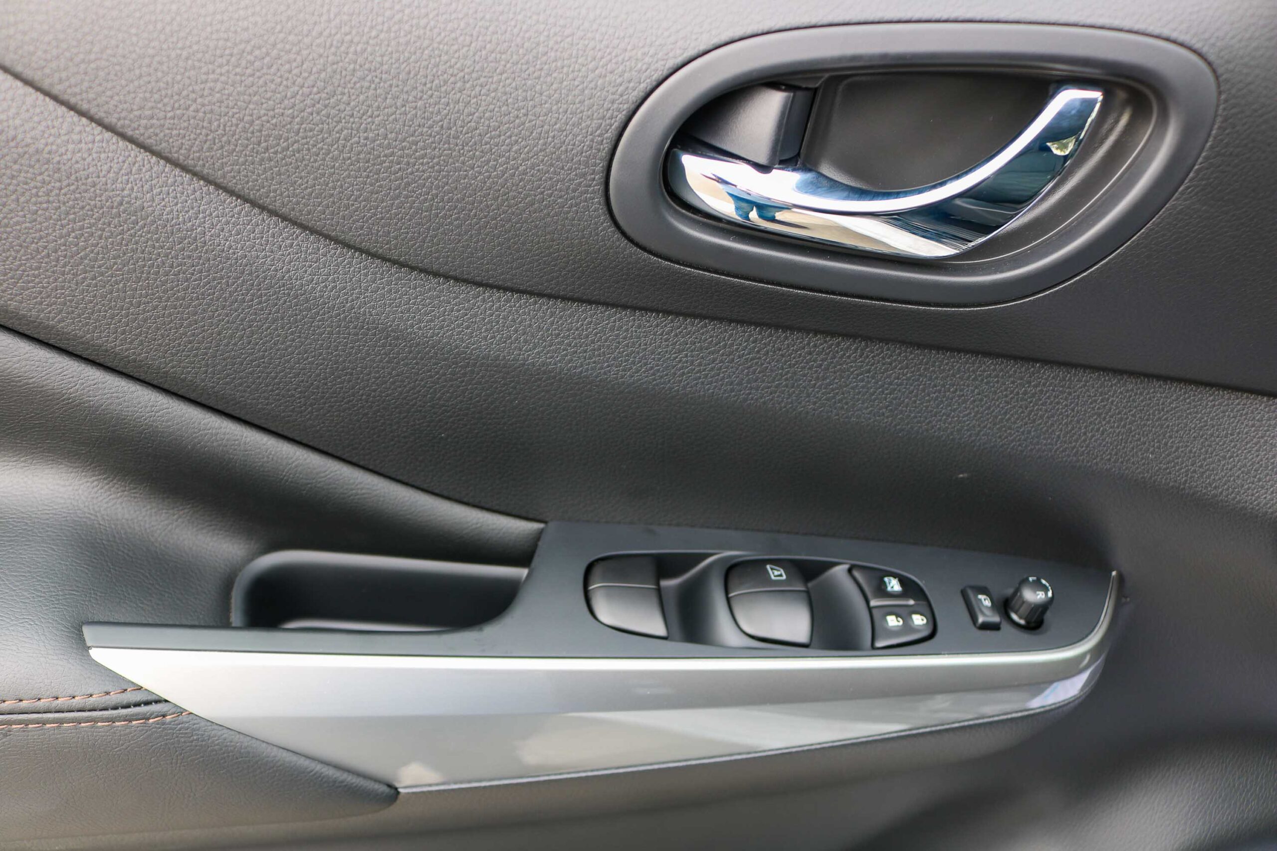 Nissan Navara LE 2023- Black