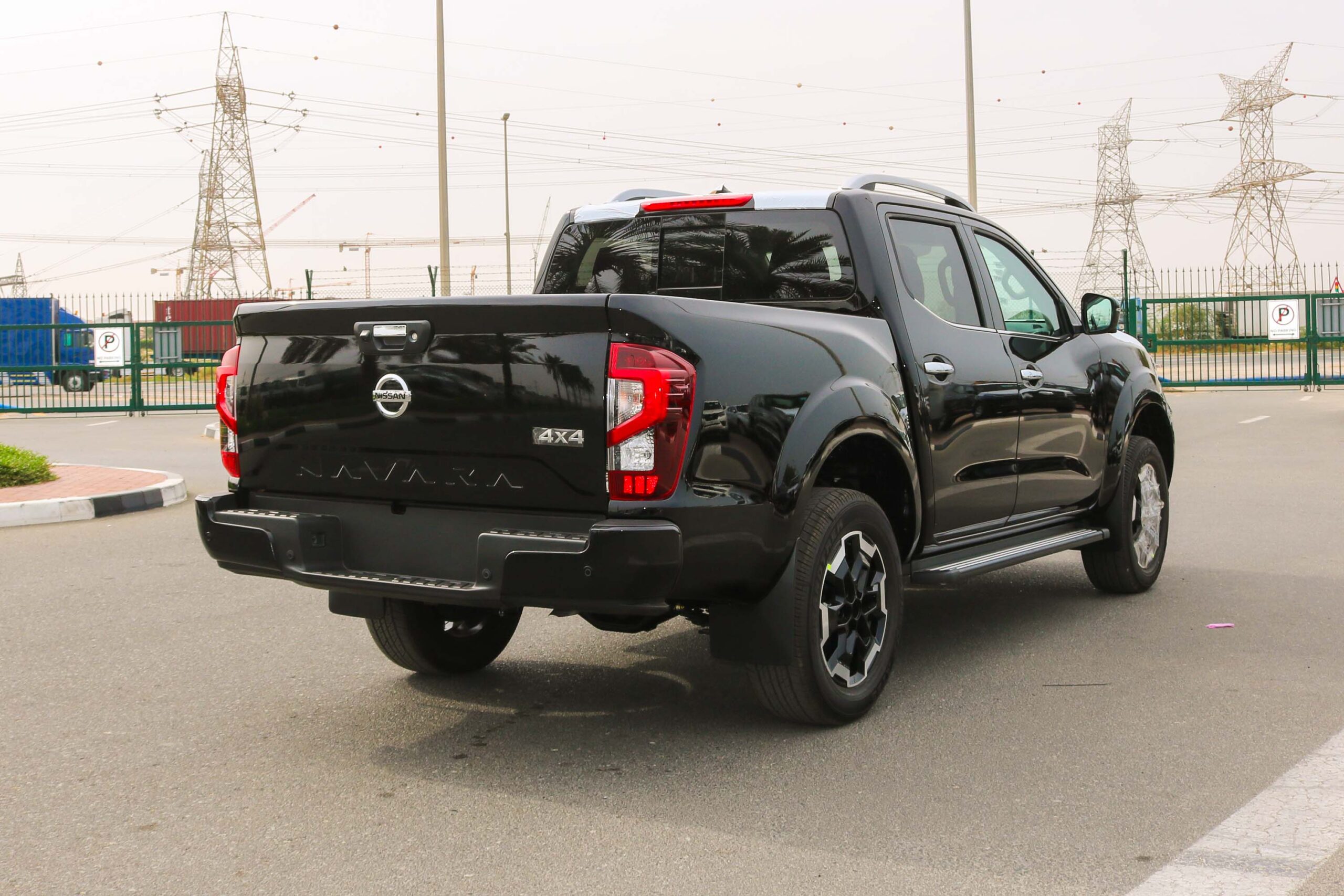Nissan Navara LE 2023- Black