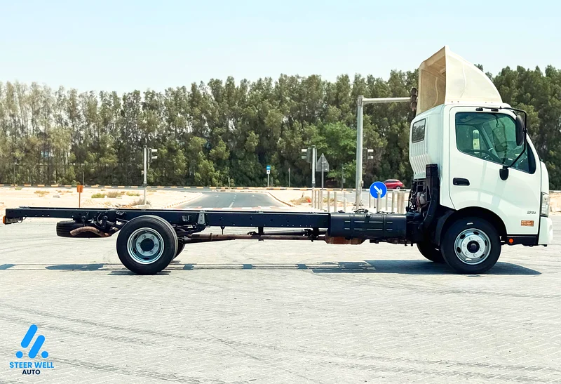 2019 Hino 300 916 Bare Chassis 4L