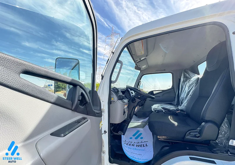 2023 Mitsubishi Fuso Canter 3.0L Short Chassis (3 Ton)