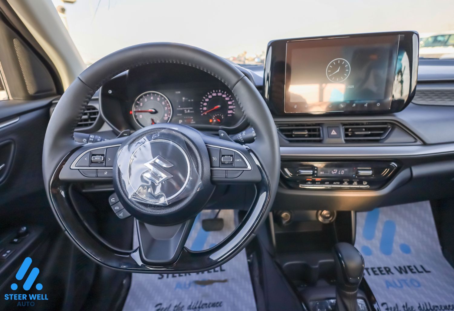 2026 Suzuki Swift GLX  Dual Tone