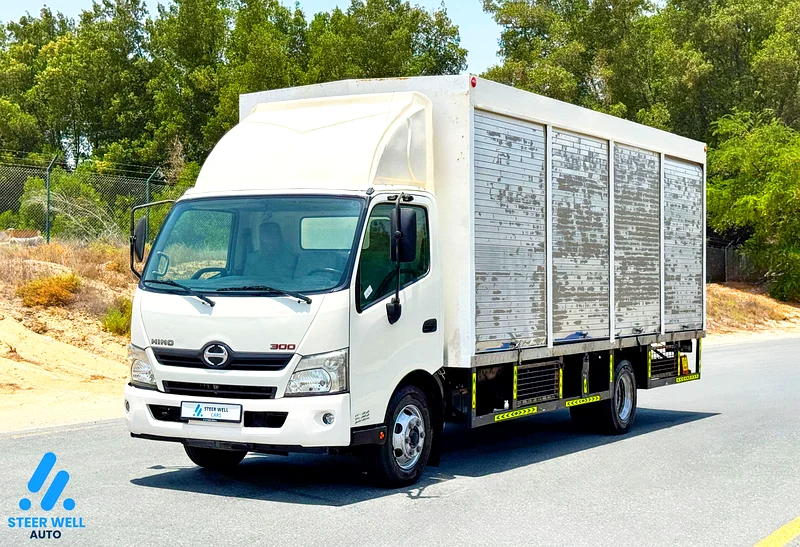2019 Hino 300 916 Truck, 4.0L RWD Shutter Box