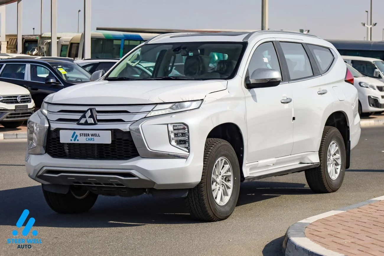 2023 Mitsubishi Pajero Sport GLX White