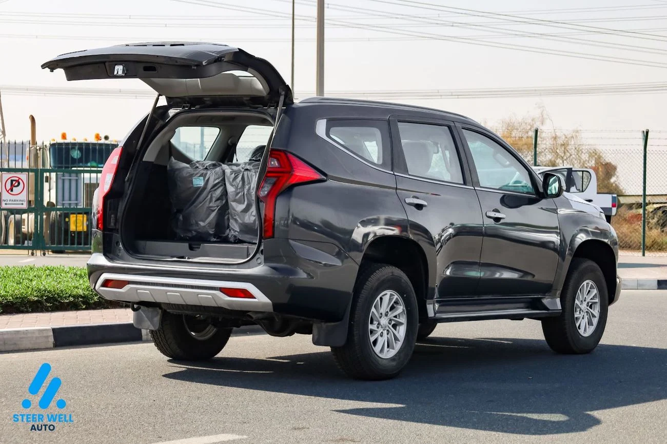 2023 Mitsubishi Pajero Sport GLX szürke