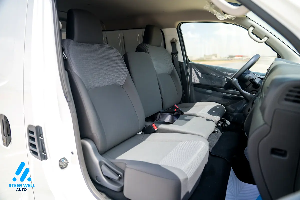 2025 Nissan Urvan NV350