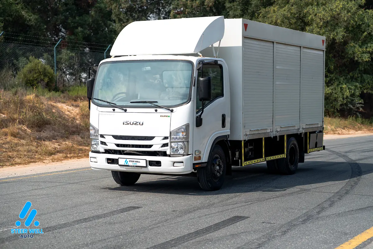 2020 Isuzu NPR vízszállító redőnydoboz