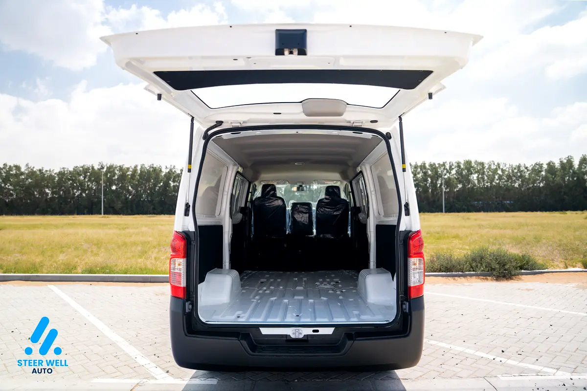 2025 Nissan Urvan NV350