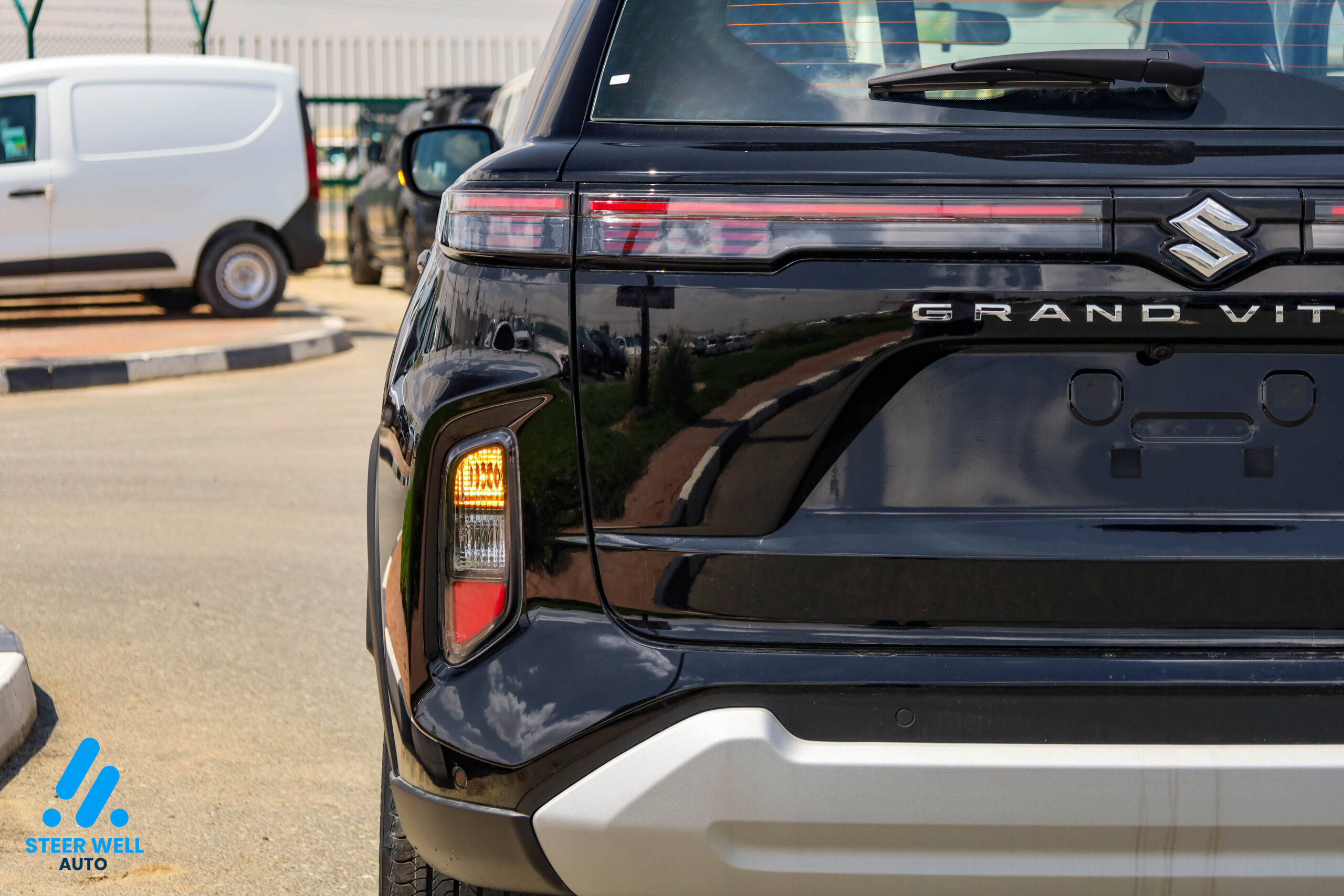 එක්සත් අරාබි එමීර් රාජ්‍යයේ ඩුබායි සිට 2026 Suzuki Grand Vitara GL Export