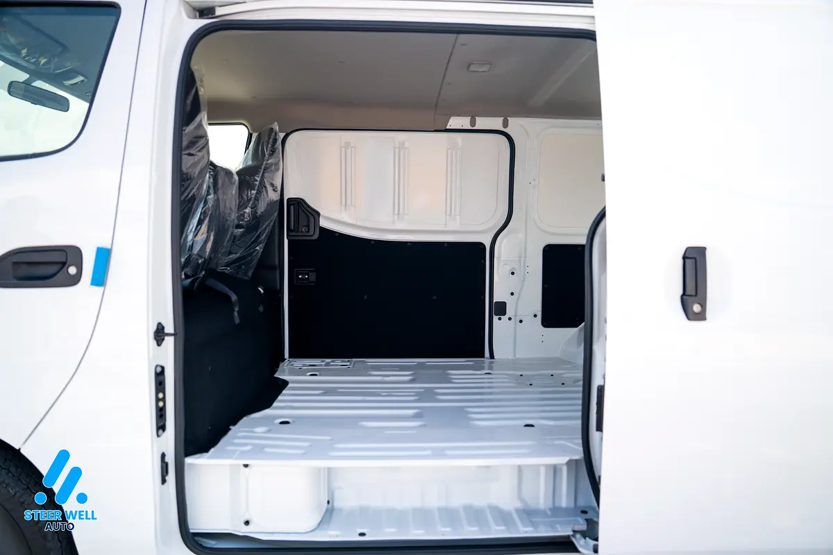 2025 Nissan Urvan NV350