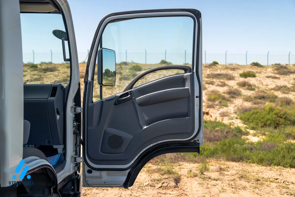 2025 Isuzu NPR 4JJ1 14 Feet CARGO BODY
