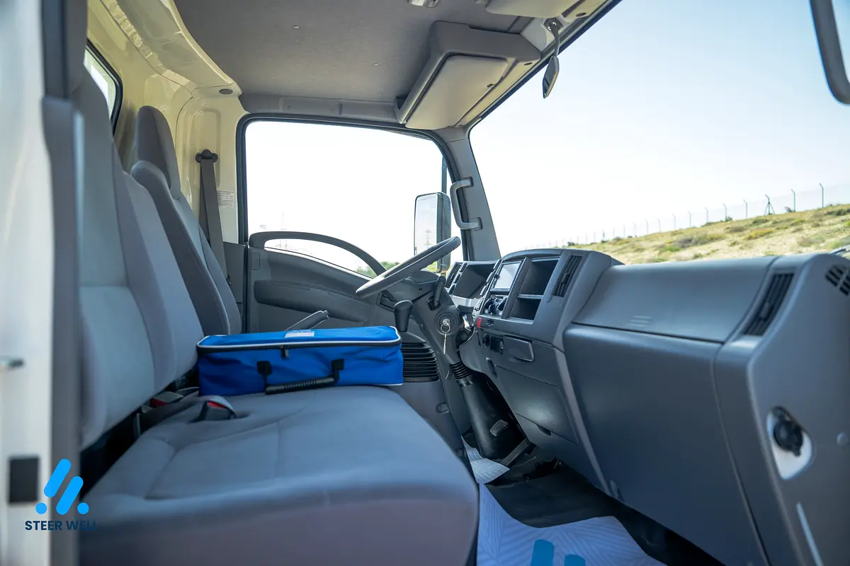 2025 Isuzu NPR 4JJ1 14 Feet CARGO BODY