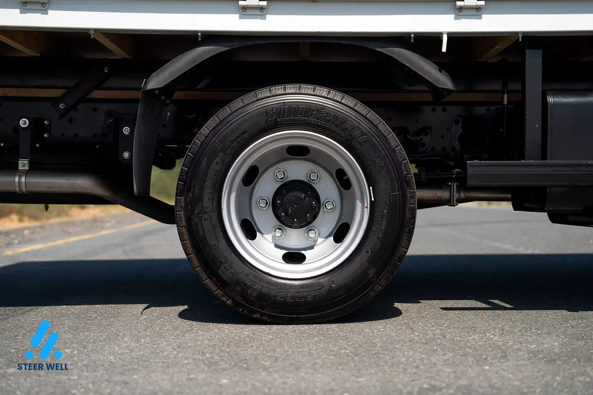 2025 Isuzu NPR 4JJ1 14 Feet CARGO BODY