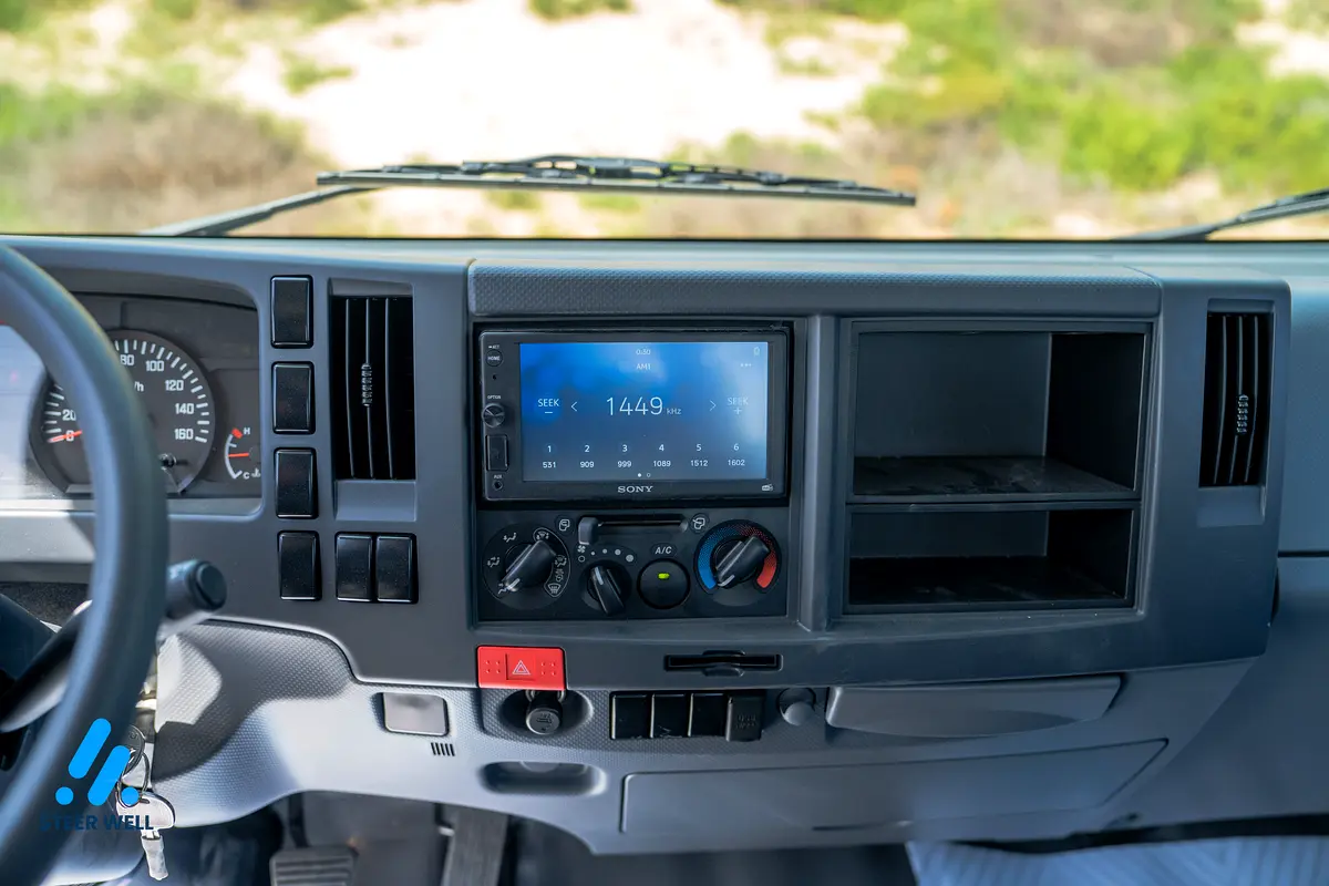 2025 Isuzu NPR 4JJ1 14 Feet CARGO BODY