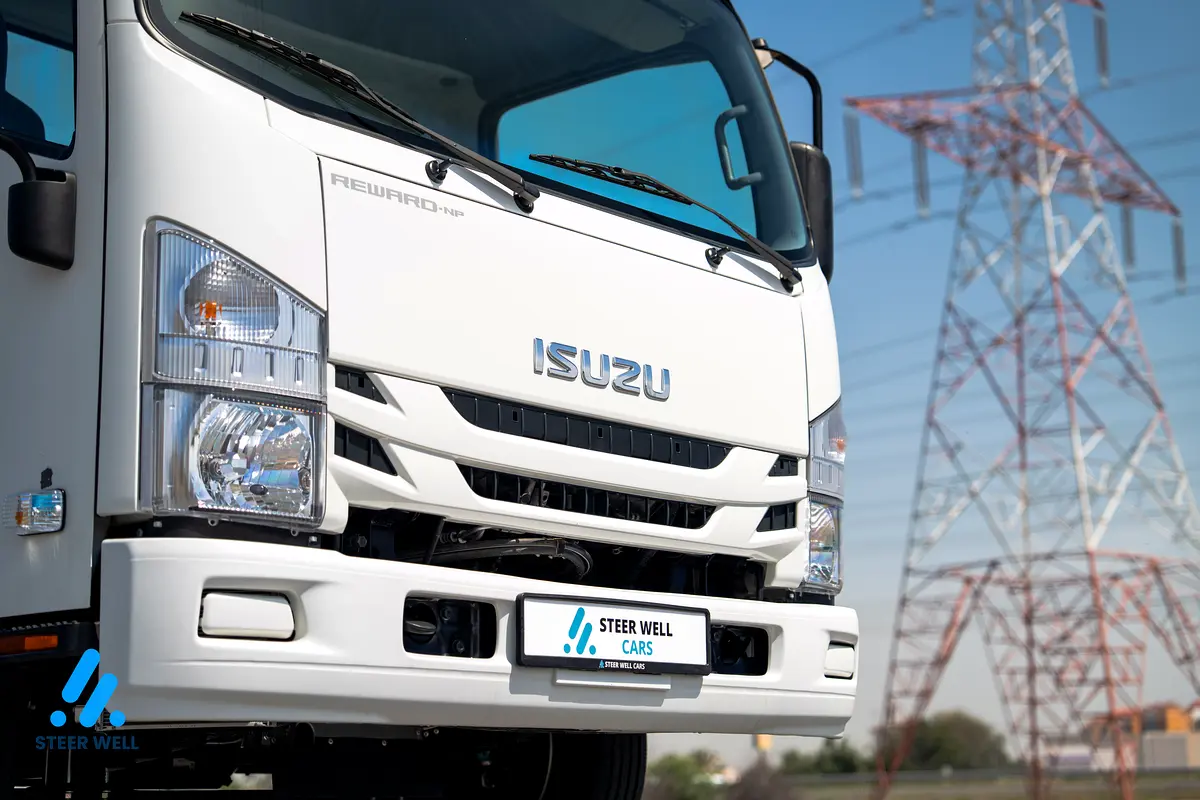 2025 Isuzu NPR 4JJ1 14 Feet CARGO BODY