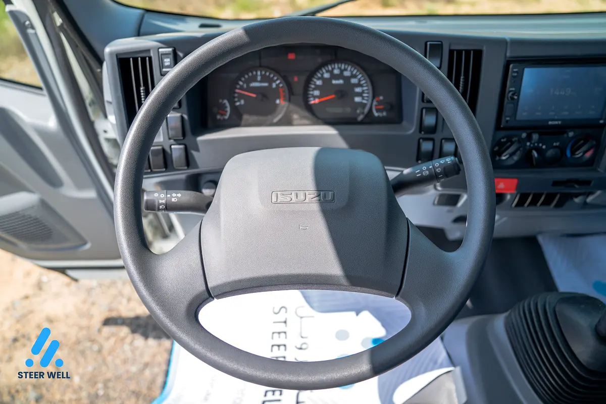 2025 Isuzu NPR 4JJ1 14 Feet CARGO BODY
