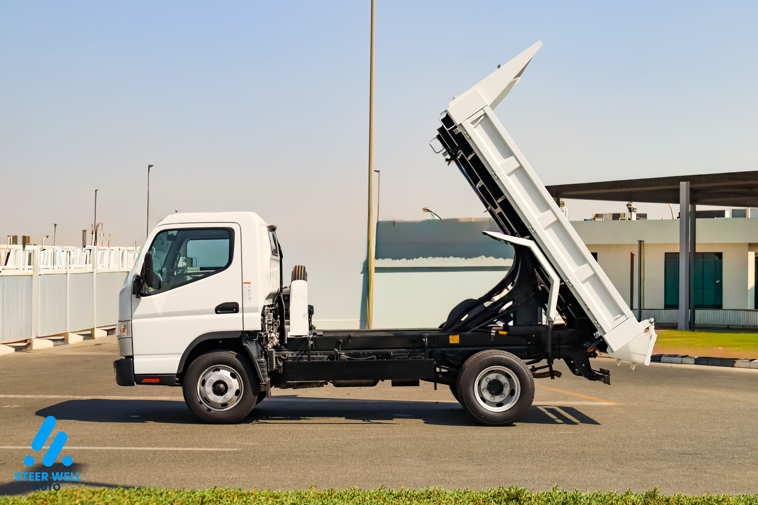2026 Mitsubishi Canter STD TIPPER TRUCK GCC 3.0L DIESEL EURO 5
