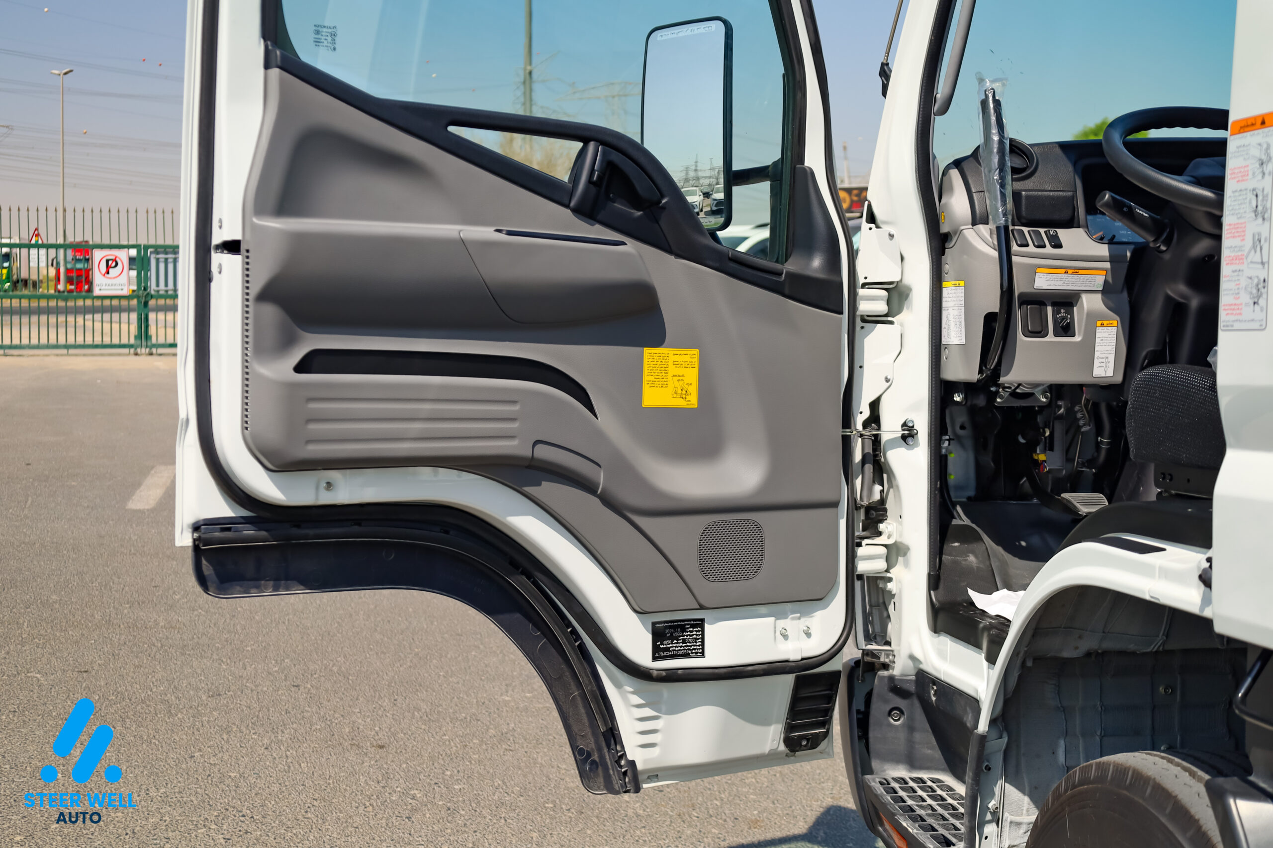 2026 Mitsubishi Canter STD TIPPER TRUCK GCC 3.0L DIESEL EURO 5